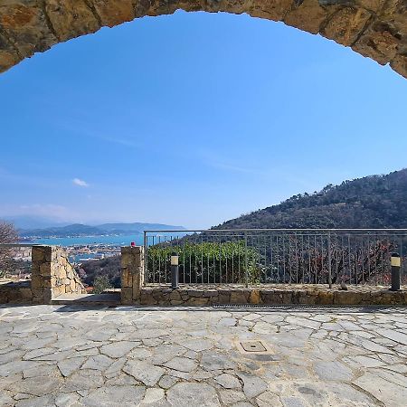 Agriturismo La Pietra 1 E La Pietra 2 Специя Екстериор снимка