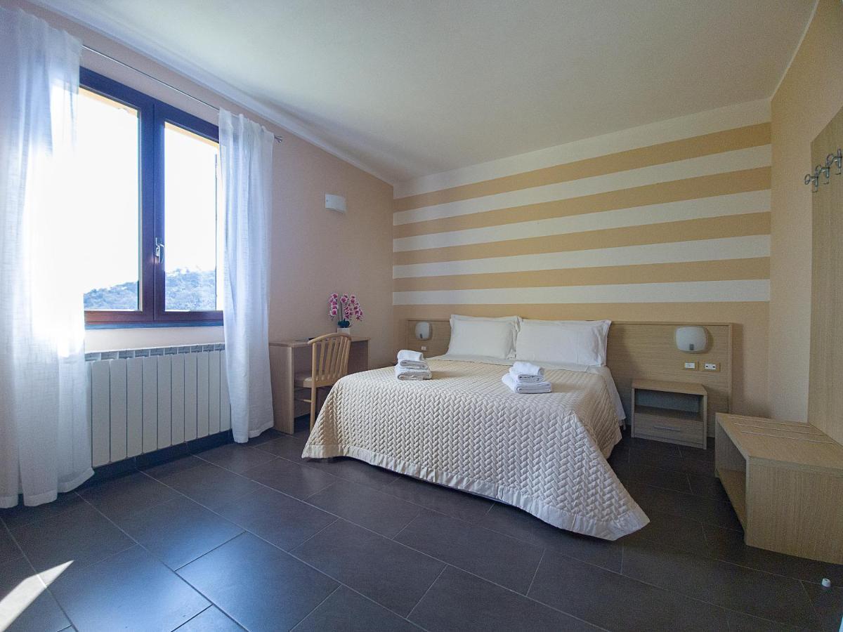 Agriturismo La Pietra 1 E La Pietra 2 Специя Екстериор снимка