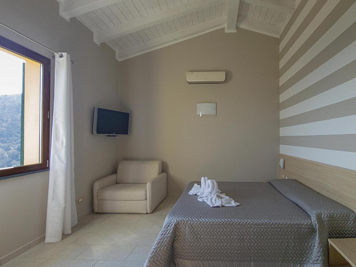 Agriturismo La Pietra 1 E La Pietra 2 Специя Екстериор снимка