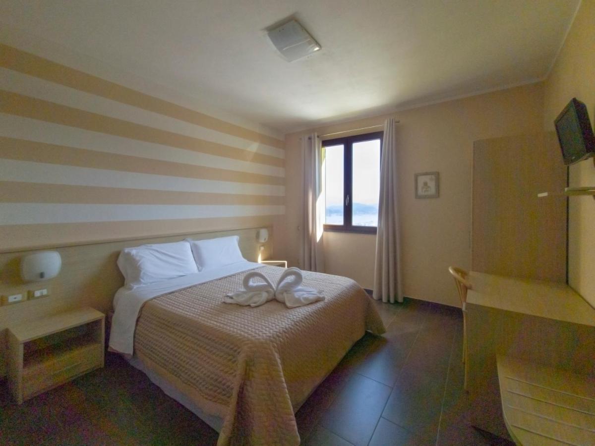 Agriturismo La Pietra 1 E La Pietra 2 Специя Екстериор снимка